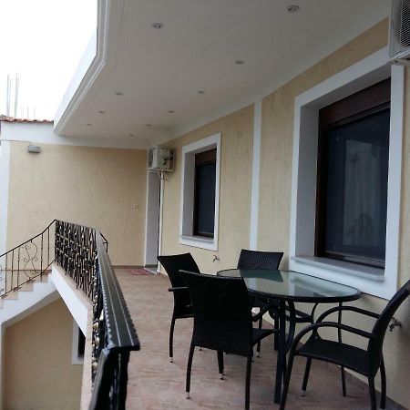Gougousis Apartments Kaloyiros ภายนอก รูปภาพ