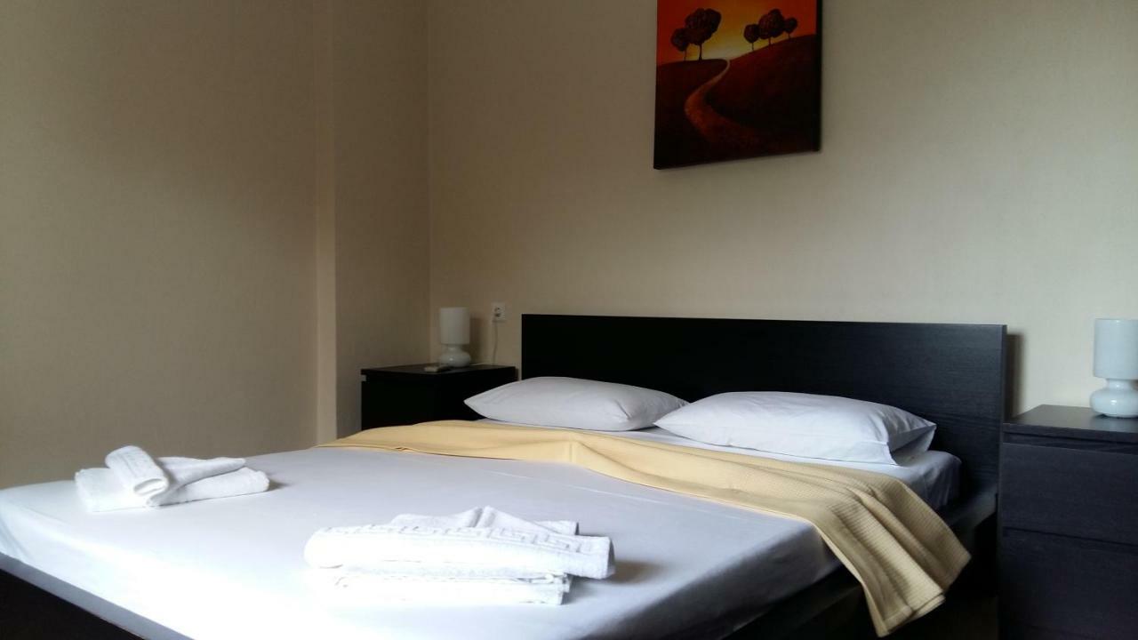 Gougousis Apartments Kaloyiros ภายนอก รูปภาพ